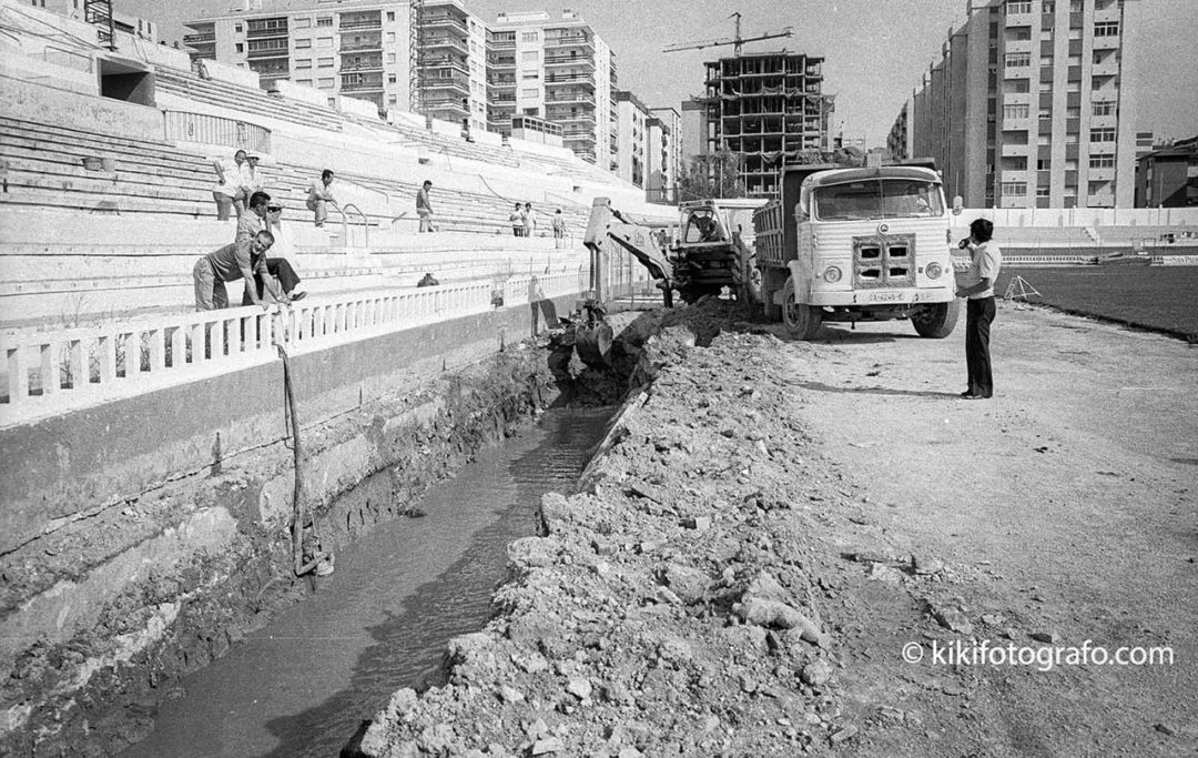 AGOSTO 1981 CONSTRUCCIÓN DEL FOSO DE LOS COCODRILOS