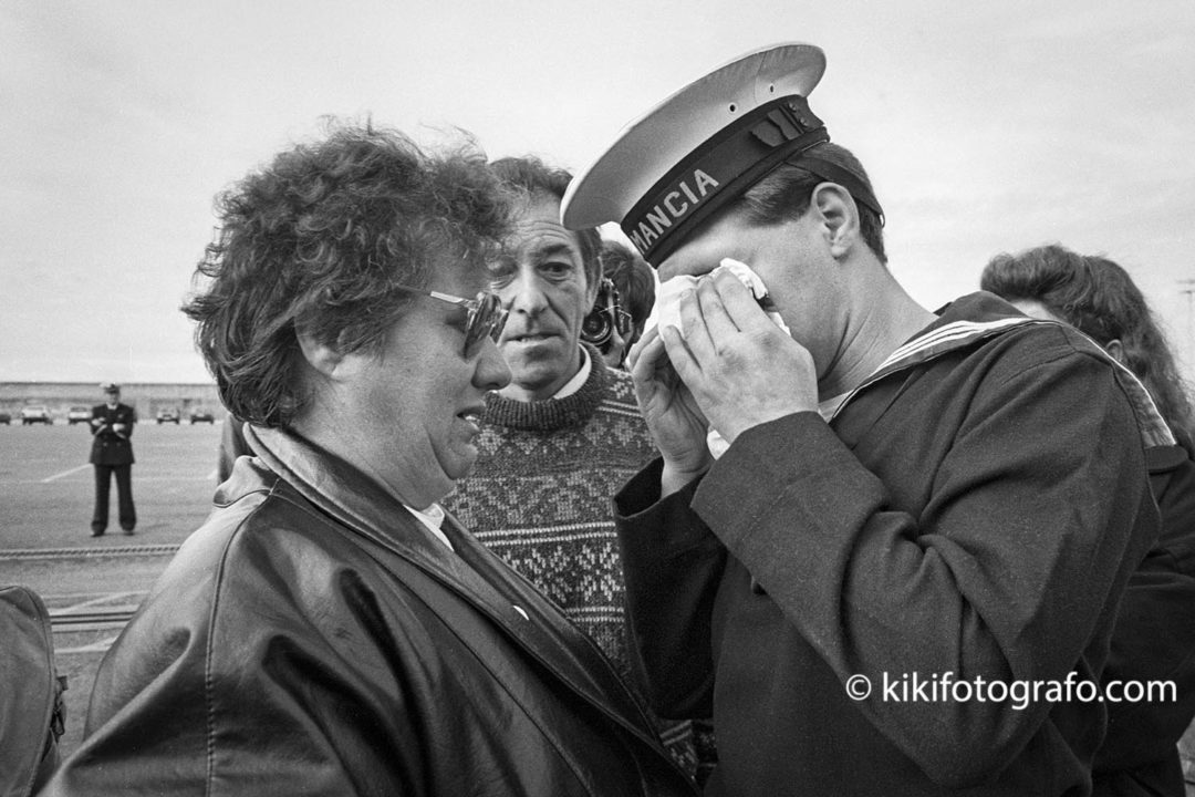 NOVIEMBRE 1990. LA FRAGATA “NUMANCIA” ZARPA HACIA LA GUERRA DEL GOLFO DESDE LA BASE DE ROTA.